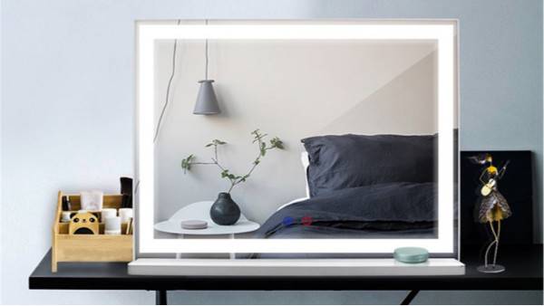 为什么自己照镜子不如别人的美呢？详解LED智能灯镜。